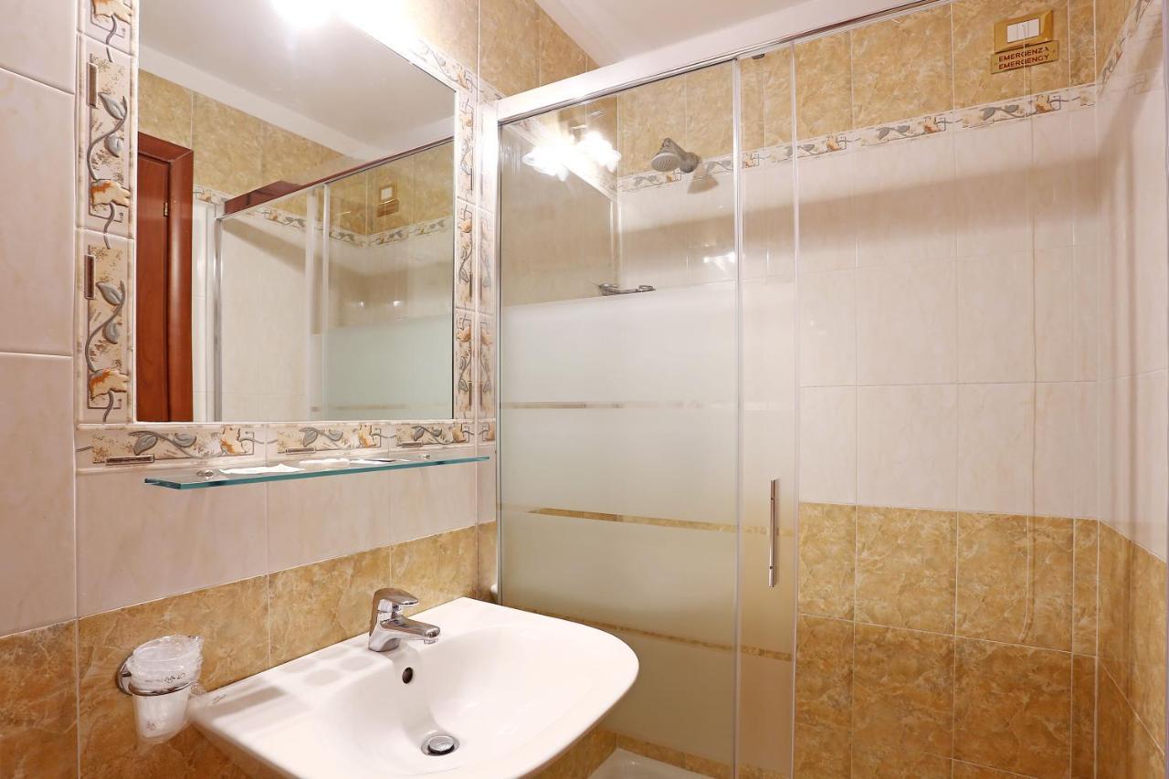 Adorasuite Bed & Breakfast Rom