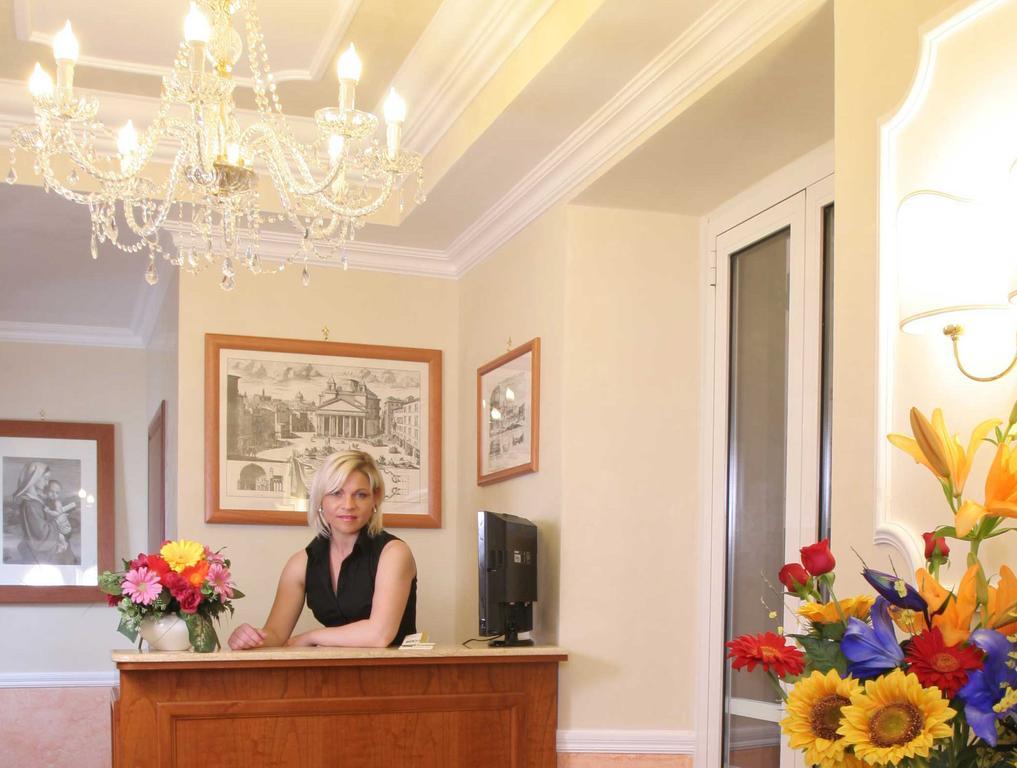 Adorasuite Bed & Breakfast Rom